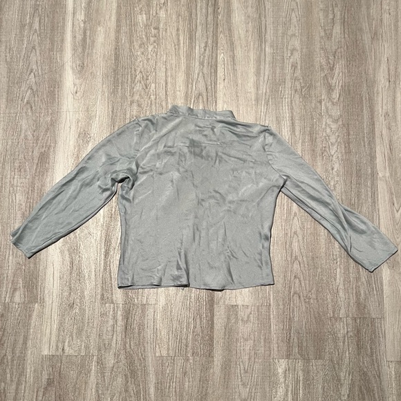 Banana Republic light blue silk blouse - Picture 4 of 17